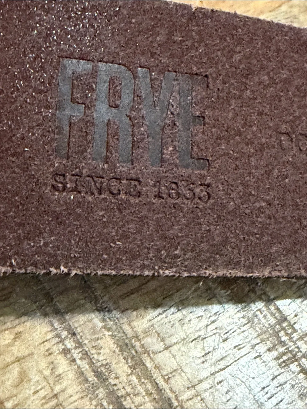 Frye Campus Genuine Textured Leather Honey Brown Belt, Size Medium 1.5” Wide Men